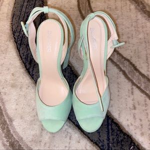 Bumper Mint Green & Metallic Heels